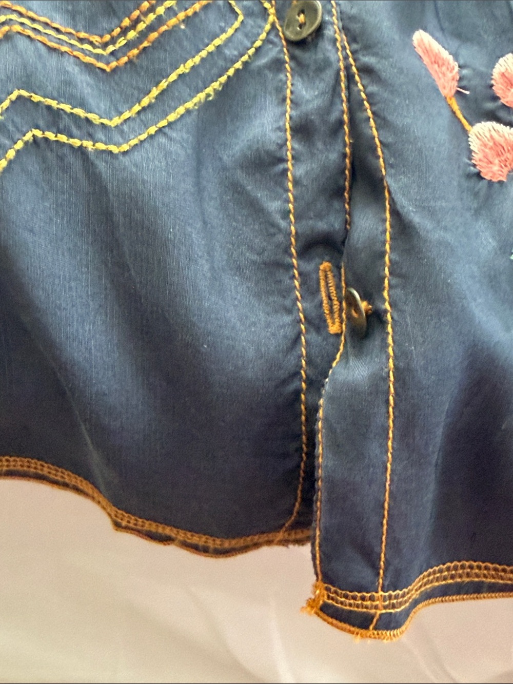 Johnny Was Embroidered Floral Button-Up Shirt silk - Picture 9 of 9